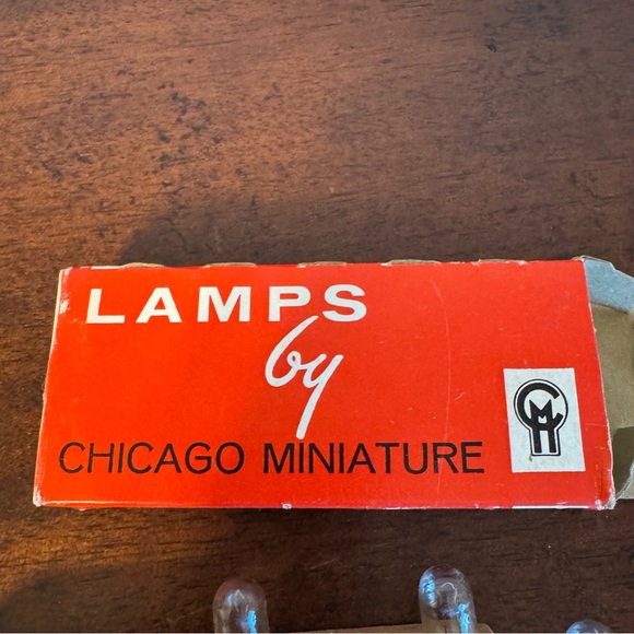 Chicago Miniature #47 Type 47 Lamp Bulbs for Radios 6.3V .15A 5 Piece - Picture 2 of 7